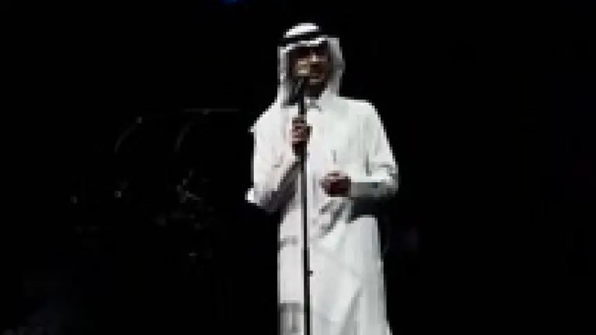 عايض يوسف يغني مقطع من قصيدة تخيل تحية للراحل الأمير 