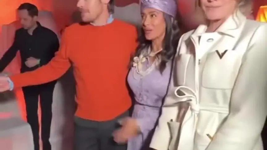 سلمى حايك مع هايلي ستايلز من أسبوع الموضة في باريس