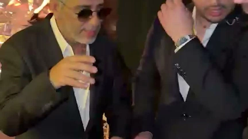 حصرياً ET بالعربي يرافق فضل شاكر ومحمد فضل شاكر لحظة خروجهما من المسرح