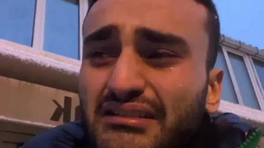 الشيف بوراك يبكي ويطلب المساعدة