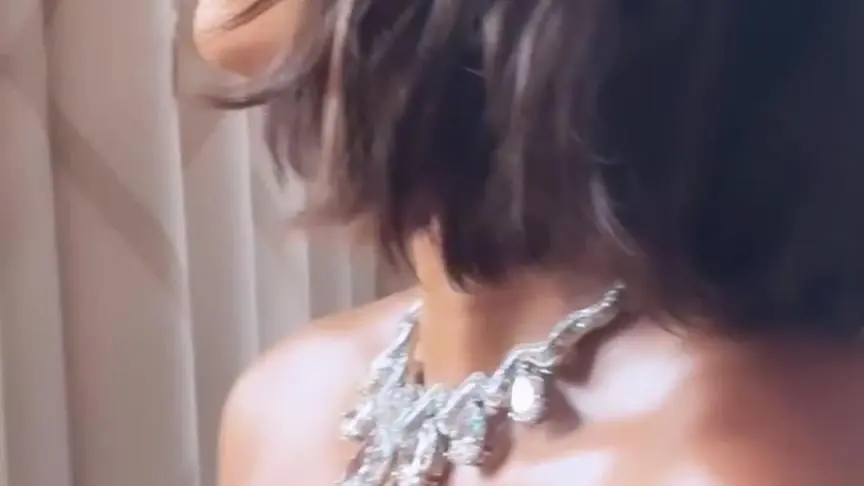 بريانكا شوبرا من حدث احدى دور المجوهرات في روما