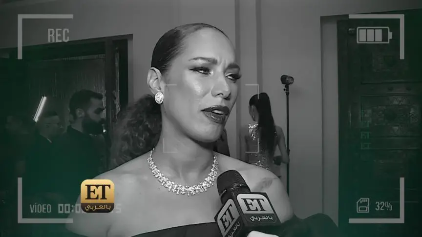 ETO06318 -Leona Lewis 1on1 تستمتع بتجربة الامومة لاول مرة 