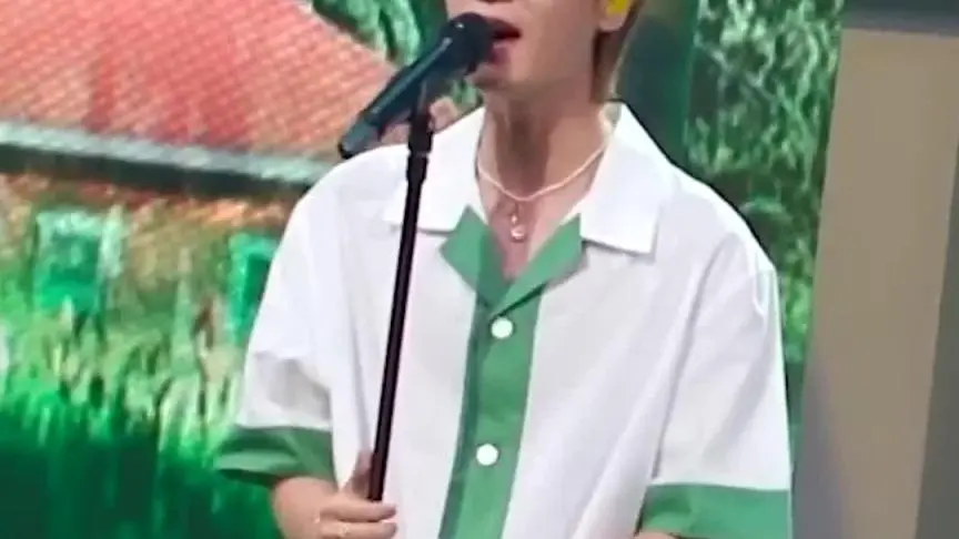 Taeil من NCT يقضي على مسيرة الفنية
