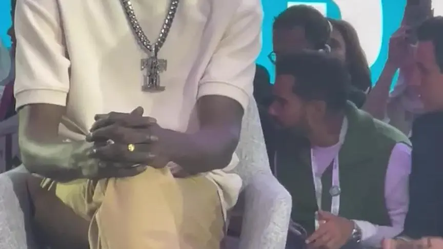 ST- يكسر صمته في 1B Summit 