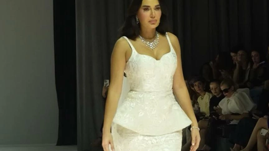 Pallavi Puri تجمع سيرين عبد النور و Lisa Haydonمع بعض في دبي