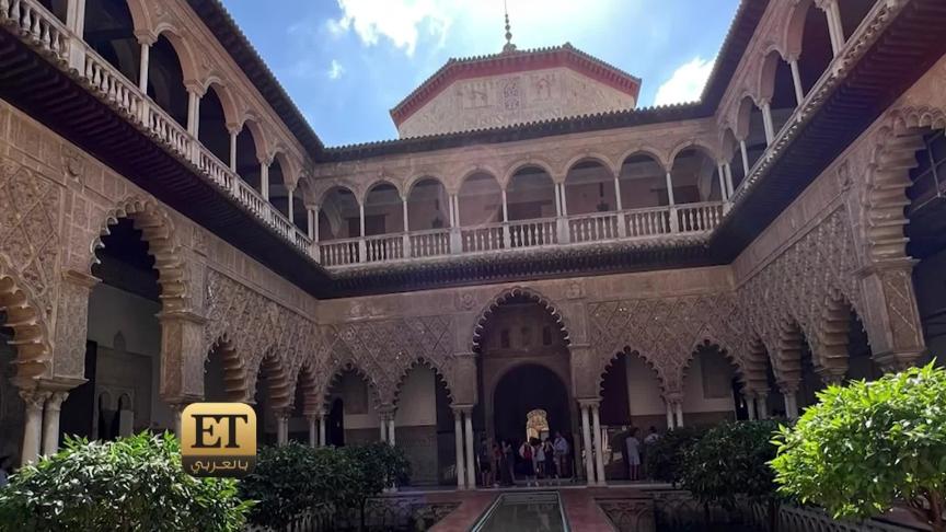 ما علاقة أحلام بمجموعة إيليو أبو فيصل الجديدة ؟