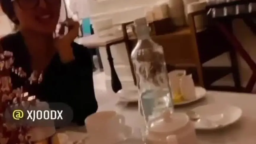جود عزيز  وباسم طلال اول لقاء