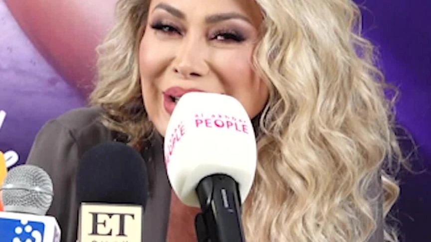 ما هي استراتيجية  نوال الزغبي في طرح ألبومها 
