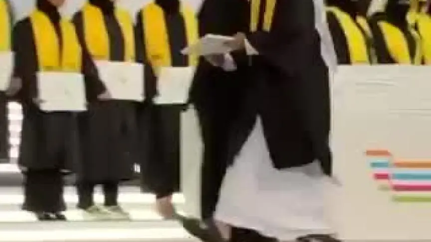 من تخرج ابن احلام فاهد مبارك الهاجري