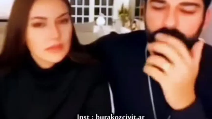 بوراك أوزجيفيت  وزوجته فهرية ببث مباشر لدعم ضحايا الزلزال
