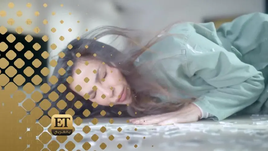 ETO04979 Absent from Drama Trend in advertisements (W)
