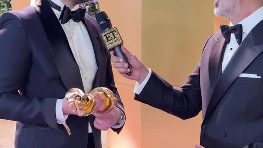 محمد فضل شاكر بعد فوزه بجائزة يهدي جائزته عبر ET بالعربي لوالده فضل شاكر ولابنه الصغير الذي ينتظر ولادته