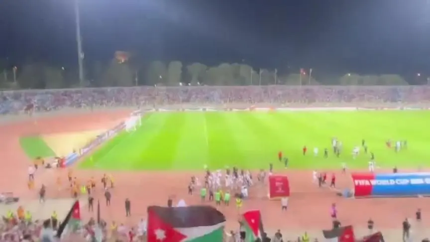 دموع فرح الأميرالحسين بعد فوز منتخب الأردن على طاجيكستان
