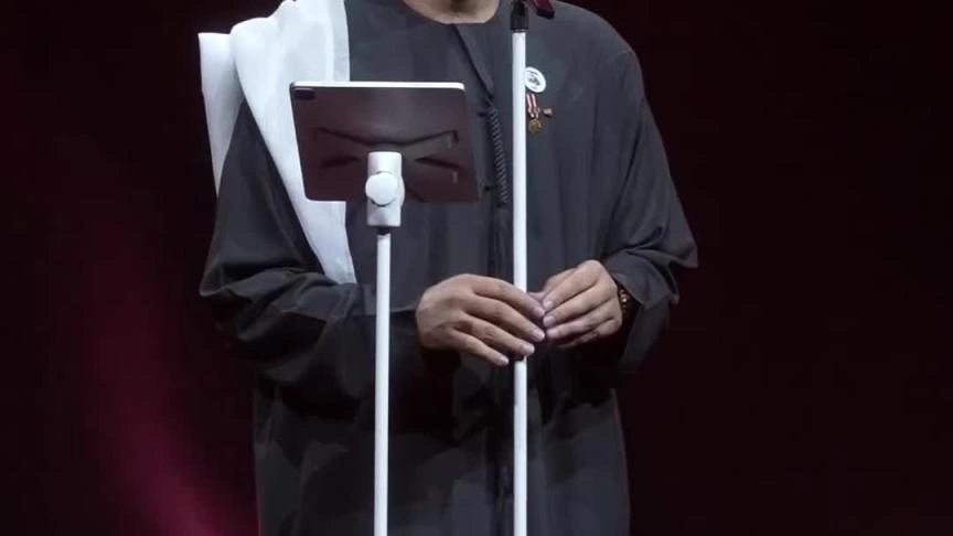 حسين الجسمي يكرّم الإمارات والأم العربية في أول ليلة من حفلات ليالي العيد بأبو ظبي