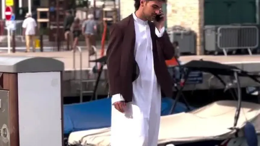 سانت ليفانت بالجلابية في كان
