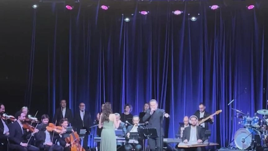 ST- سليم عساف يحيي ليلة من العمر في باريس  .mp4 