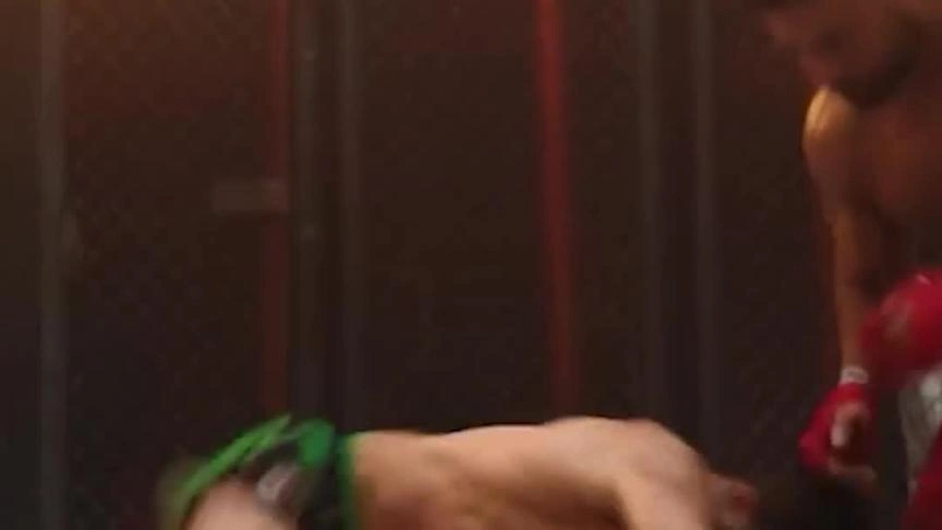 كريم فهمي يعلق على وجود أكثر من نجم بدور ملاكم في رمضان 2026  🌙 ويكشف لـ ET بالعربي كيف تحضر لدور الـ Bodyguard