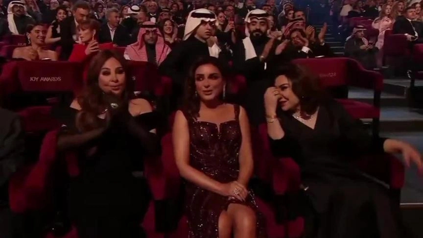 بيسان إسماعيل تتأثر وتبكي في حفل حفل جوي اووردز 2026