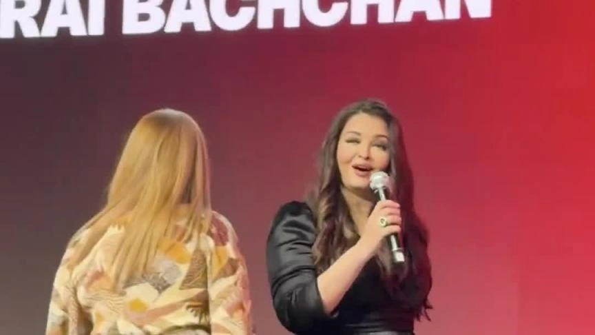 آيشواريا راي ترحب بالجمهور خلال جلسات حوارات مهرجان البحر الأحمر