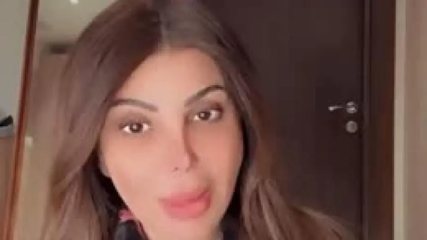الهام الفضالة تعلق على جدل استبدالها بـ هدى حسين في مسرحية الطابق الثاني