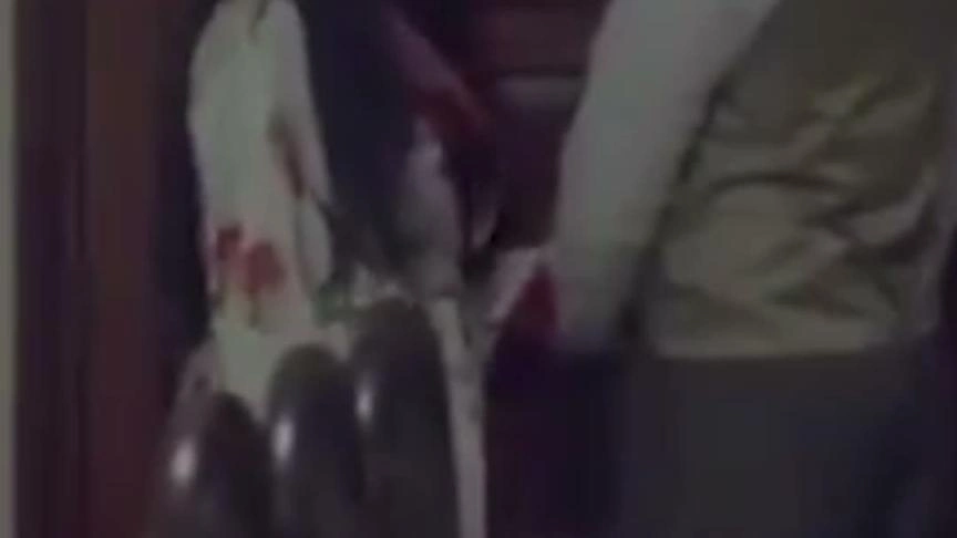 أنس طيارة يتعب هيا مرعشلي في كواليس حب على ورق