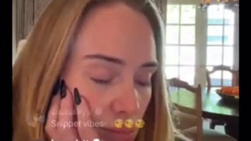 Adele leaking her own sing 