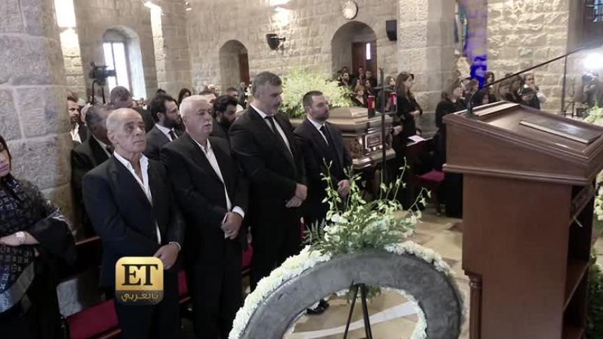 (فلاش باك) فارس كرم يودع والده لمثواه الأخير