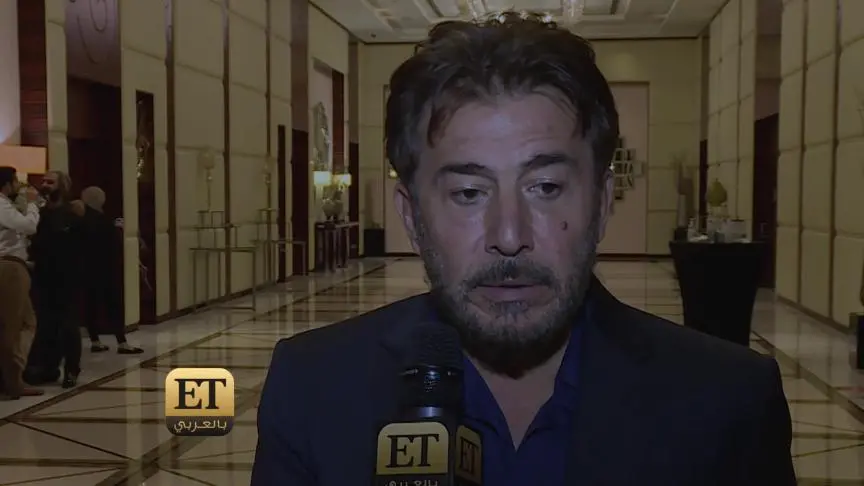 أحزان النجوم تتحد في عزاء حاتم علي في دبي 