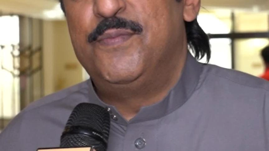 "ميركاتو" يجمع عبدالرحمن نافع ومحمد العيسى بعد 15 سنة