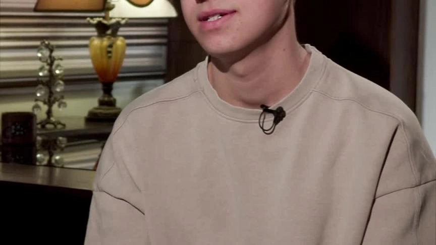 عبد الرحيم الحلبي يرد على انتقادات خطوبته 