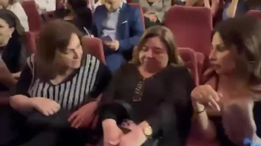 دعممن النجوم  لكارول سماحة بعد عودتها لانطلاقة مسرحية كلو مسموح