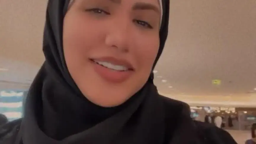 نور ستارز خلال تأديتها مناسك العمرة