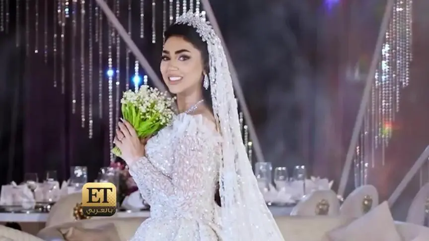 منصور عبدالله يفاجأ عروسته رحاب عبدالله في حفل زفافهم