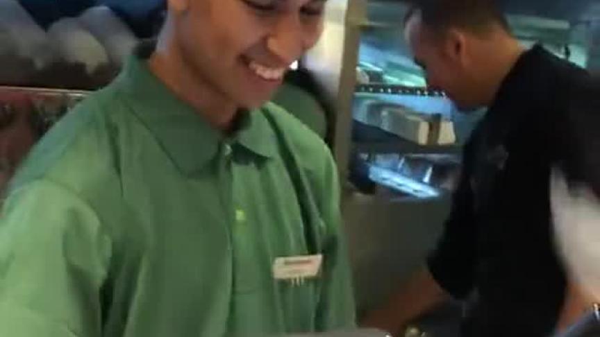 شبيه أشرف حكيمي
