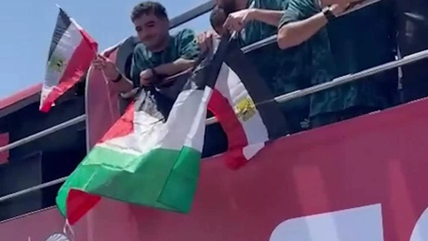 ✨استقبال شعبي ورسمي حاشد لبعثة المنتخب المصري في مطار العلمين
