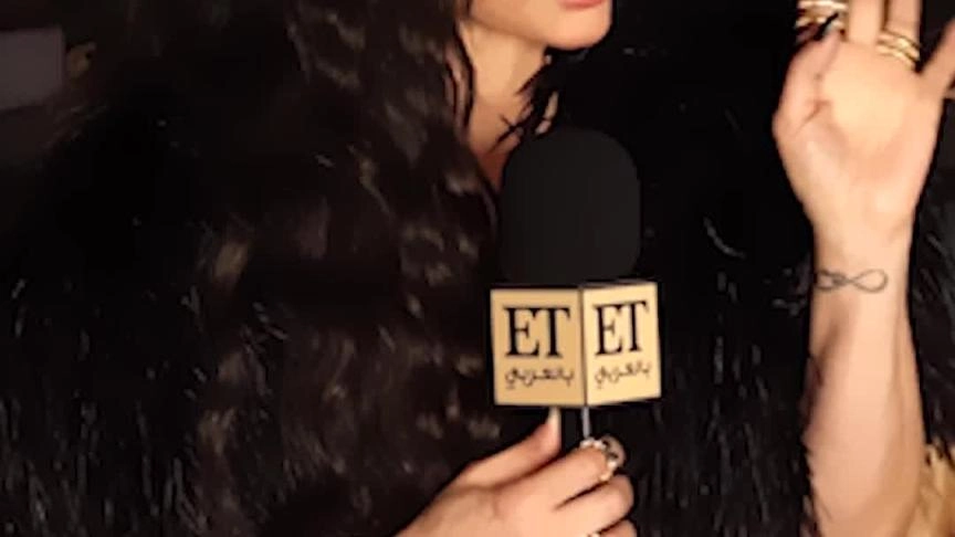 ما السبب لغناء هيفاء وهبي superwoman؟