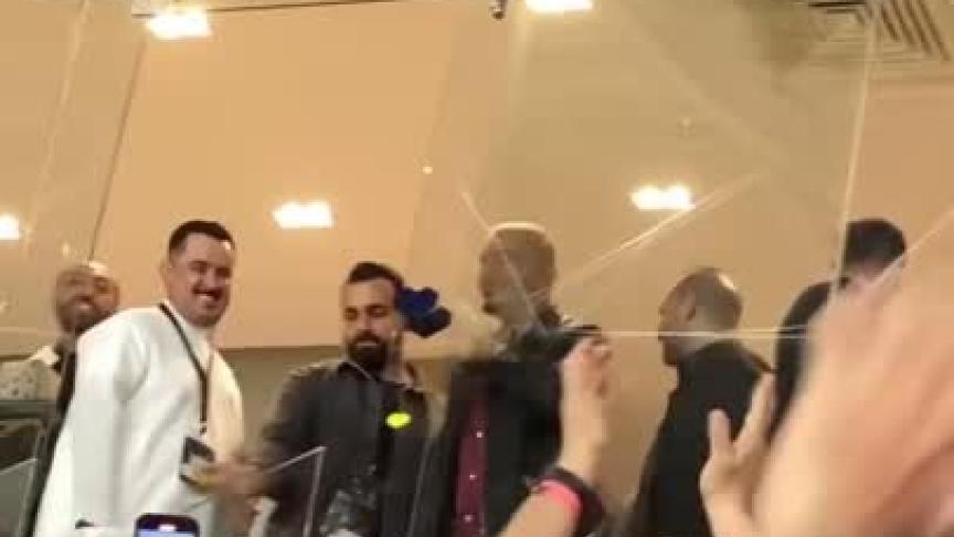 عمرو دياب يشعل اجواء حفل نهائي كأس مصر بالسعودية
