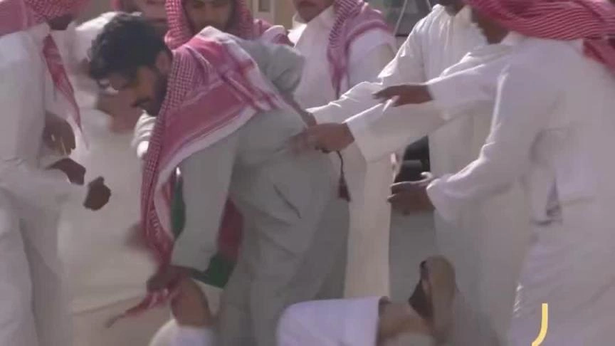 ET بالعربي يرافق باسل الصلي في مشهد المضاربة  من مسلسل شارع الأعشى 2