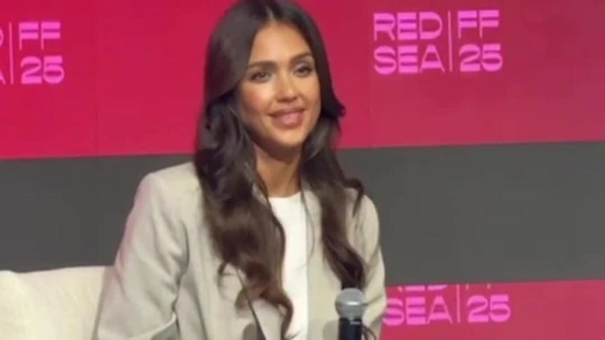 جيسيكا ألبا من مهرجان البحر الأحمر السينمائي 2025