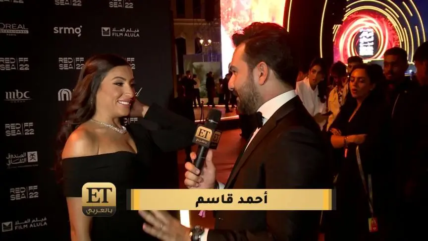  ET دينا الشربيني تخجل أمام 