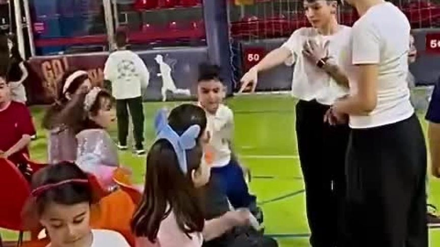 بوراك أوزجيفيت وفهرية أفجان يحتفلان بعيد ميلاد ابنهما كاران