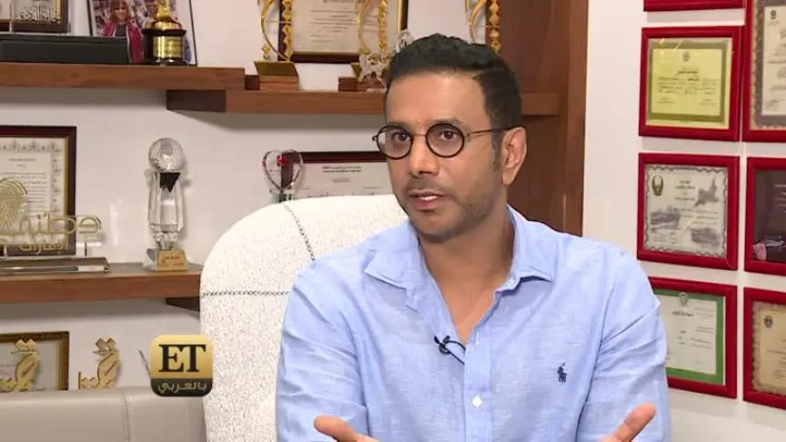 فايز السعيد يعرض رسوماته للبيع 
