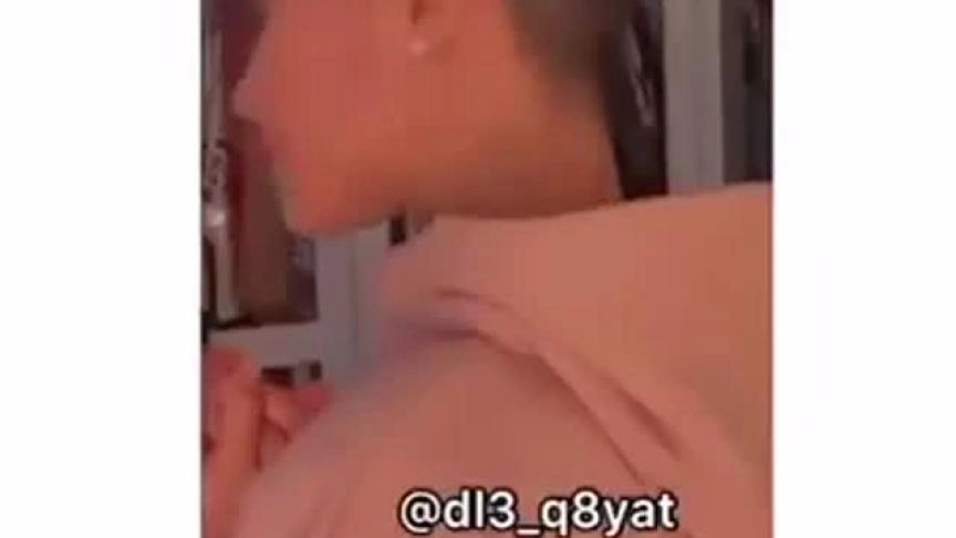 شوق الهادي وقصة شعرها