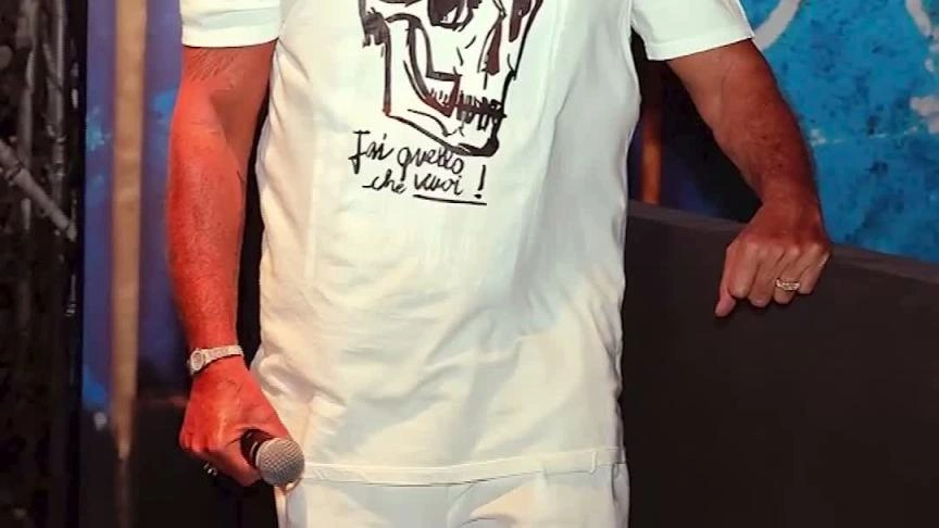 Tarek Alarian lwla albanat - post
