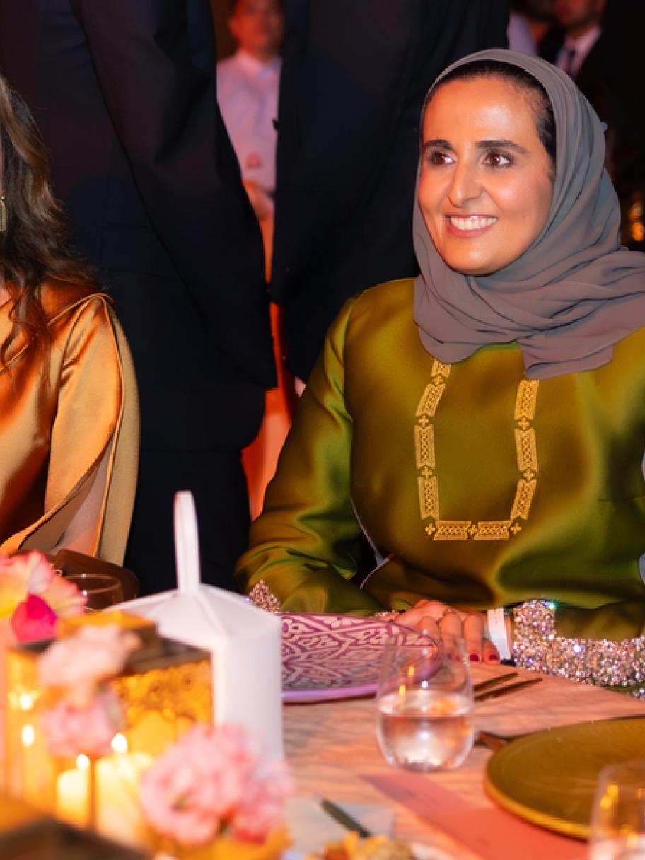 إطلالات لماعة للملكة رانيا والشيخة المياسة في الدوحة - الصورة من ©️ Royal Hashemite Court