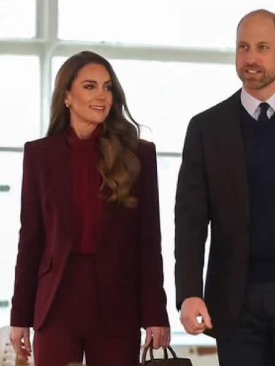 أول إطلالة لكيت ميدلتون في 2026 : بدلة من رولان موريه وأقراط كارتييه 