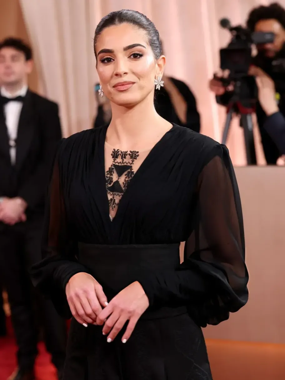 سجى كيلاني بلوك مستوحى من الثوب الفلسطيني في الغولدن غلوبس - الصورة من حساب A Shot Magazine على انستغرام 