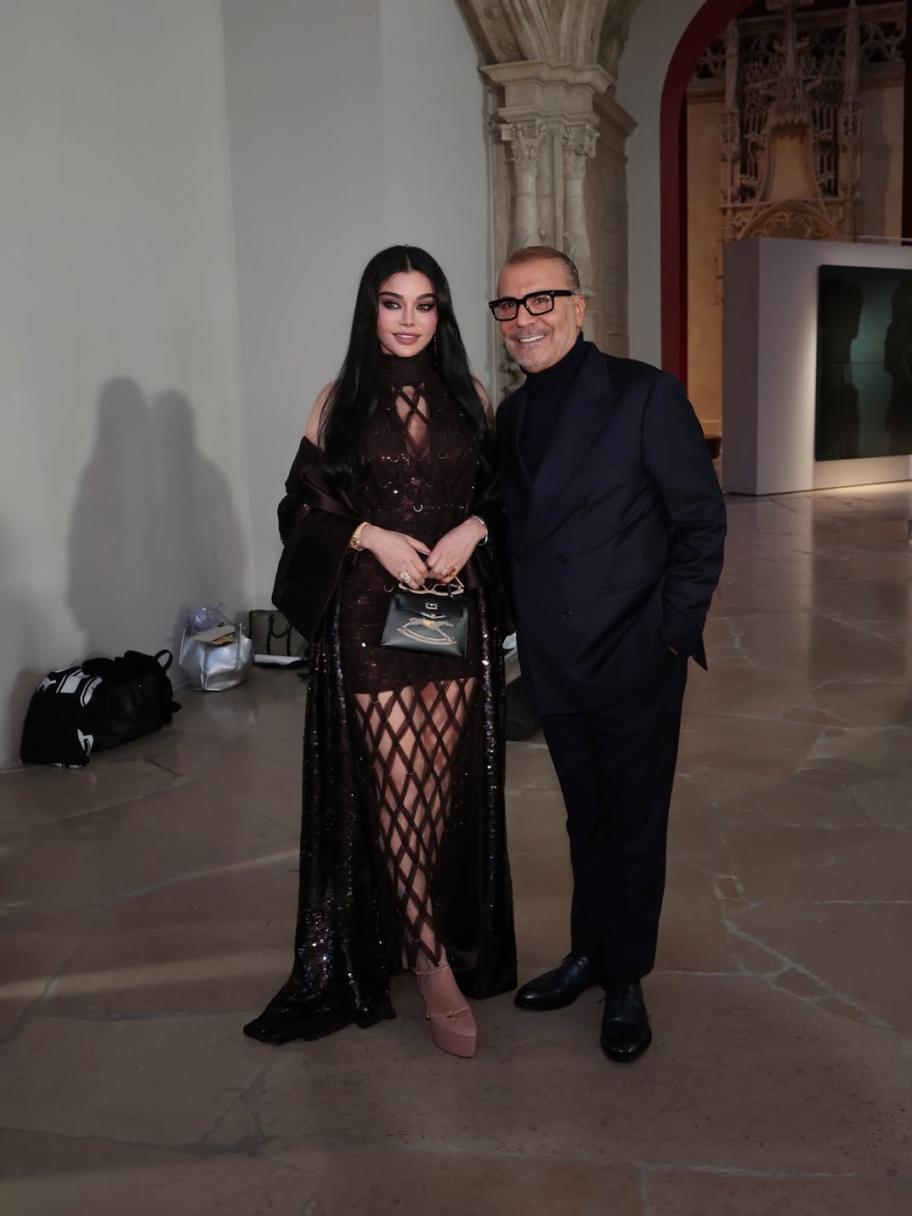 هيفاء وهبي في عرض كوتور جورج شقرا.. وهذه تفاصيل المجموعة