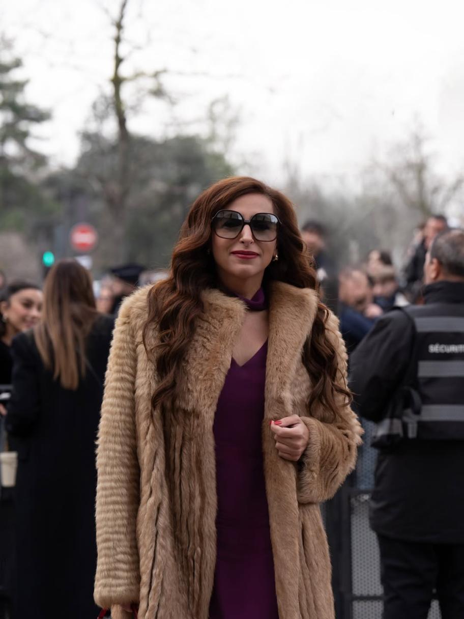 إطلالة شتوية للشيخة بدور القاسمي في عرض فالنتينو بباريس