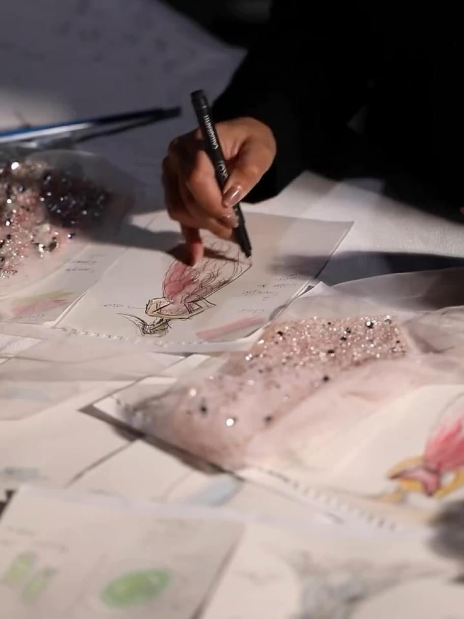 مجموعة خديجة السنيدي خلال أسبوع الأزياء الراقية في باريس